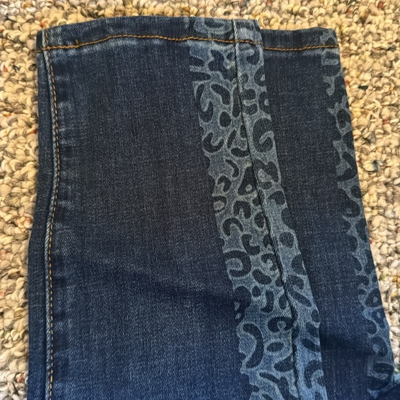 Brand New Easel Jeans - Picture 5 of 6